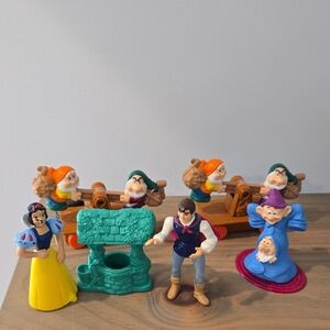 VTG Snow White Toys